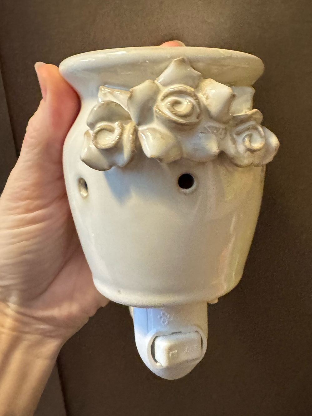 Scentsy wax melt Ceramic Rose Plug-In - cream